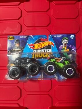 Hot Wheels Monster Trucks 2-Pack - Batman Black & Joker Green